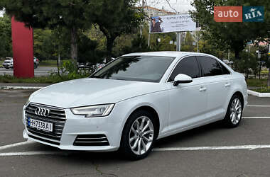 Седан Audi A4 2019 в 