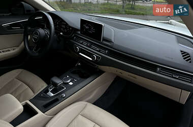 Седан Audi A4 2019 в 