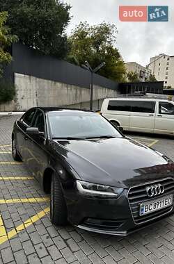 Седан Audi A4 2012 в 