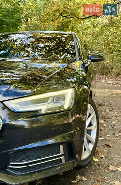 Седан Audi A4 2017 в 