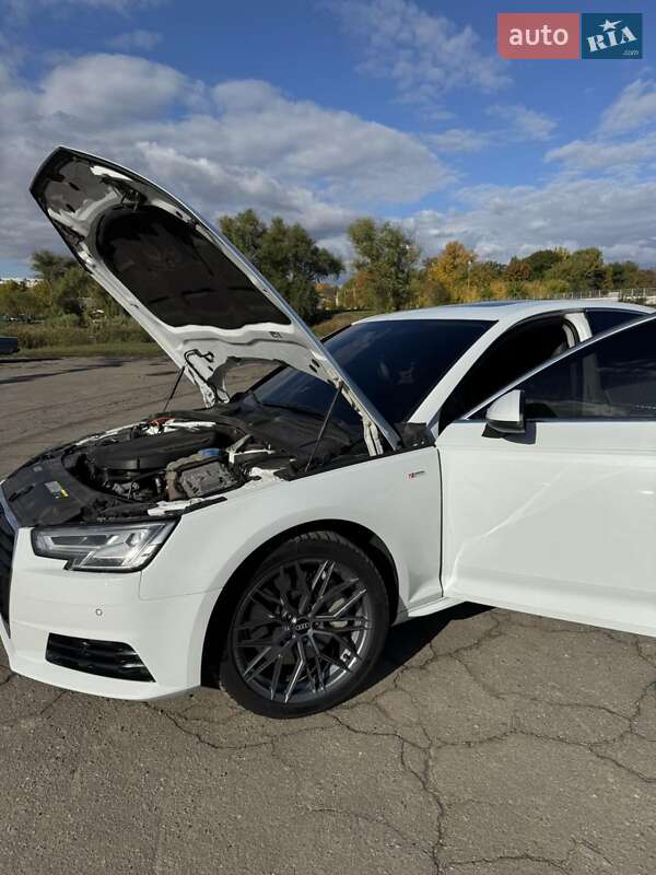 Седан Audi A4 2017 в Балте