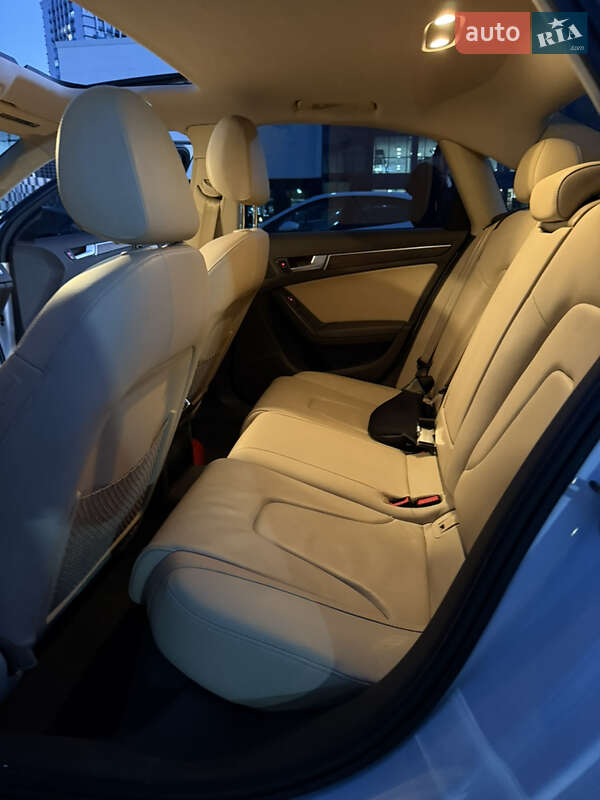 Седан Audi A4 2015 в Одессе