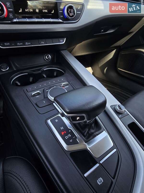 Седан Audi A4 2017 в Киеве