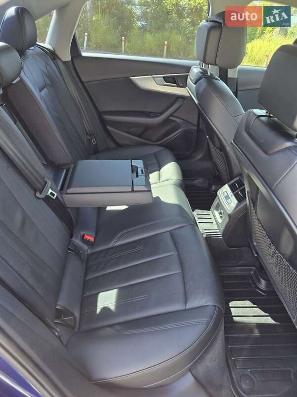 Седан Audi A4 2017 в Киеве
