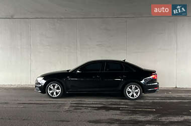 Седан Audi A4 2018 в 