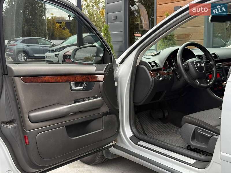 Седан Audi A4 2007 в Ровно