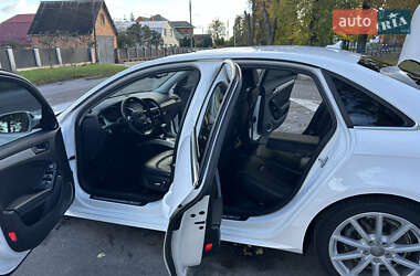 Седан Audi A4 2015 в 