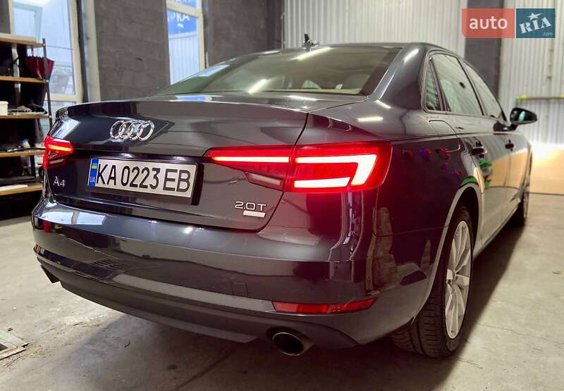 Седан Audi A4 2016 в Киеве