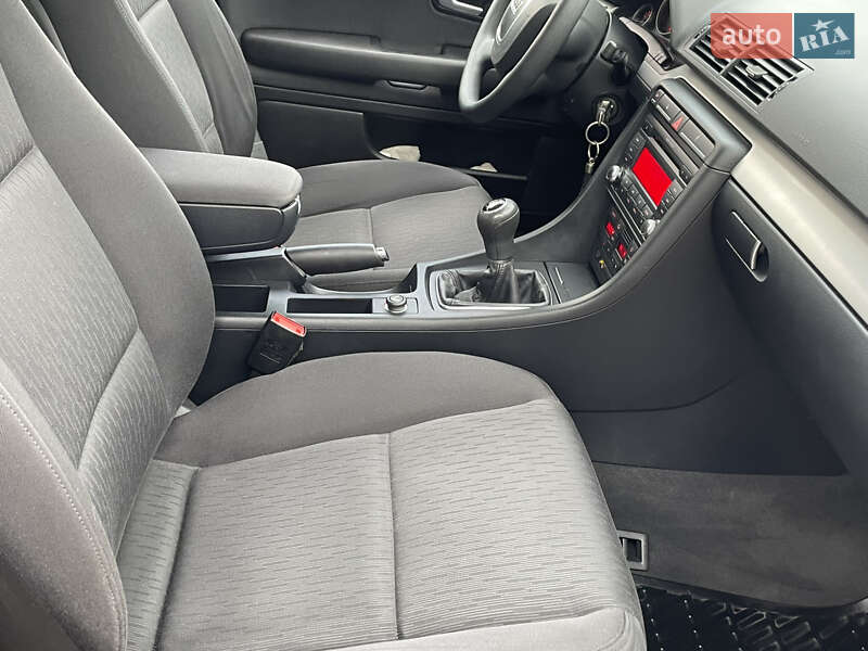 Седан Audi A4 2007 в Сарнах