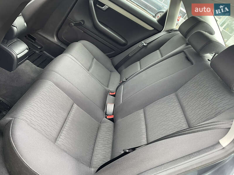 Седан Audi A4 2007 в Сарнах