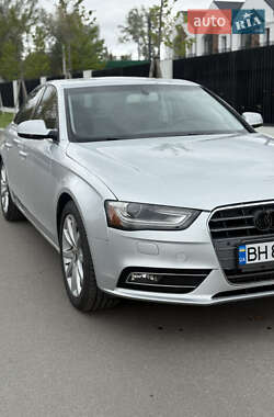 Седан Audi A4 2012 в 