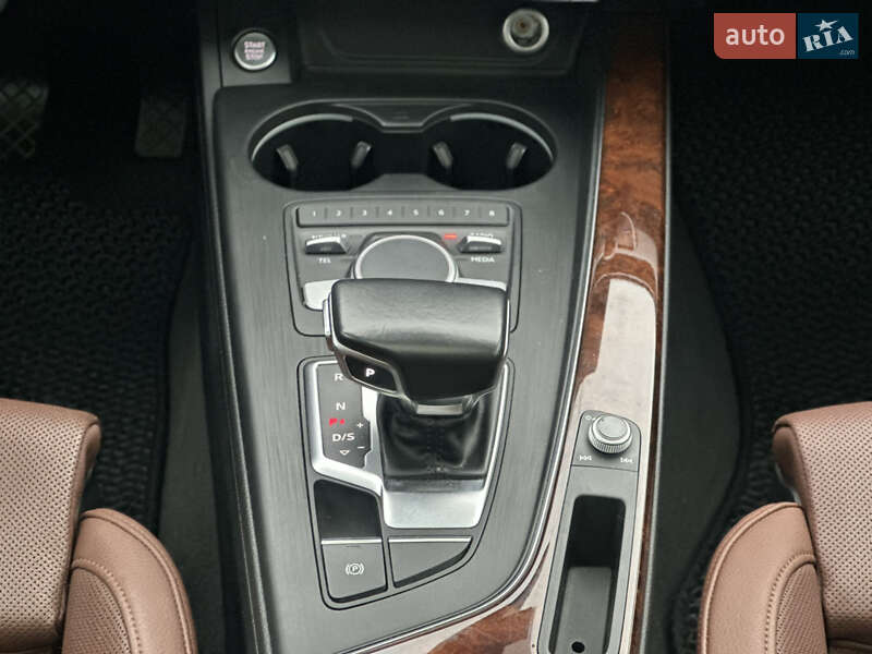 Седан Audi A4 2016 в Киеве
