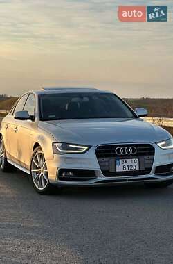 Седан Audi A4 2013 в Львове