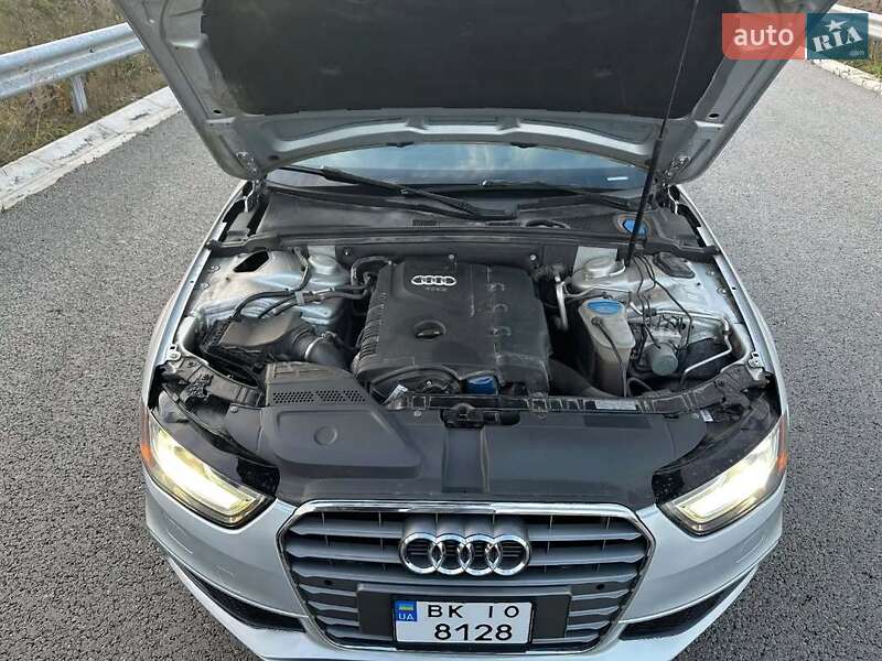 Седан Audi A4 2013 в Львові