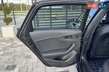 Седан Audi A4 2018 в 