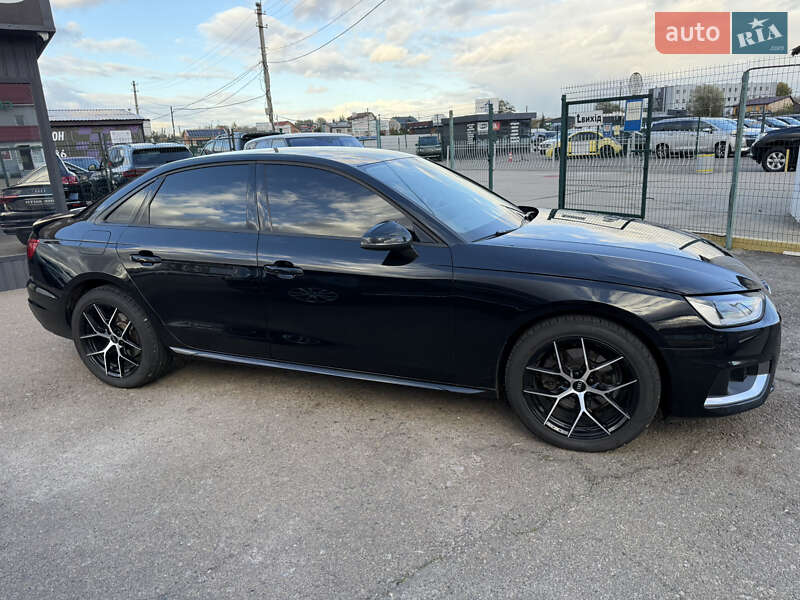 Седан Audi A4 2020 в Киеве