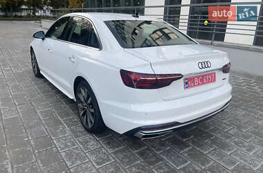 Седан Audi A4 2021 в 