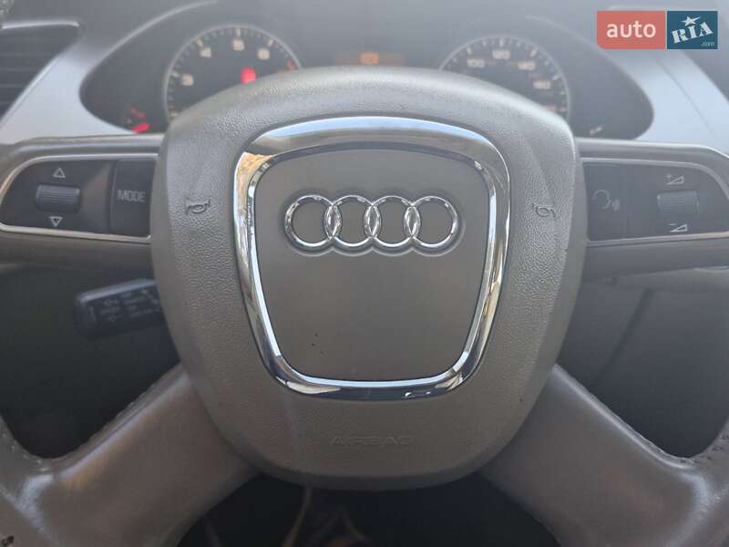 Седан Audi A4 2011 в Запорожье