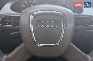 Седан Audi A4 2011 в 