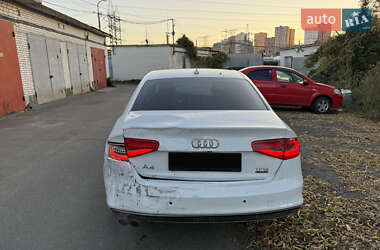 Седан Audi A4 2015 в 