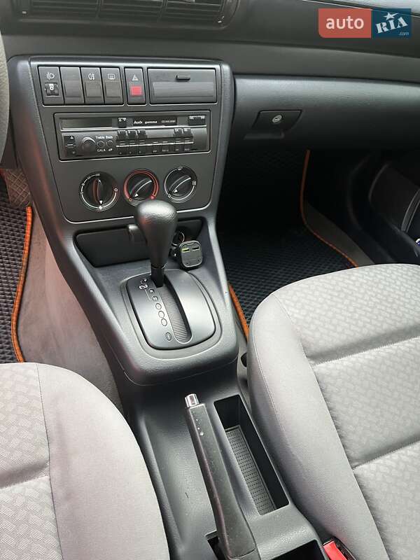 Седан Audi A4 1996 в Конотопе