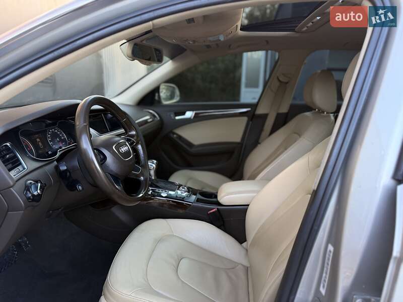 Седан Audi A4 2014 в Львові