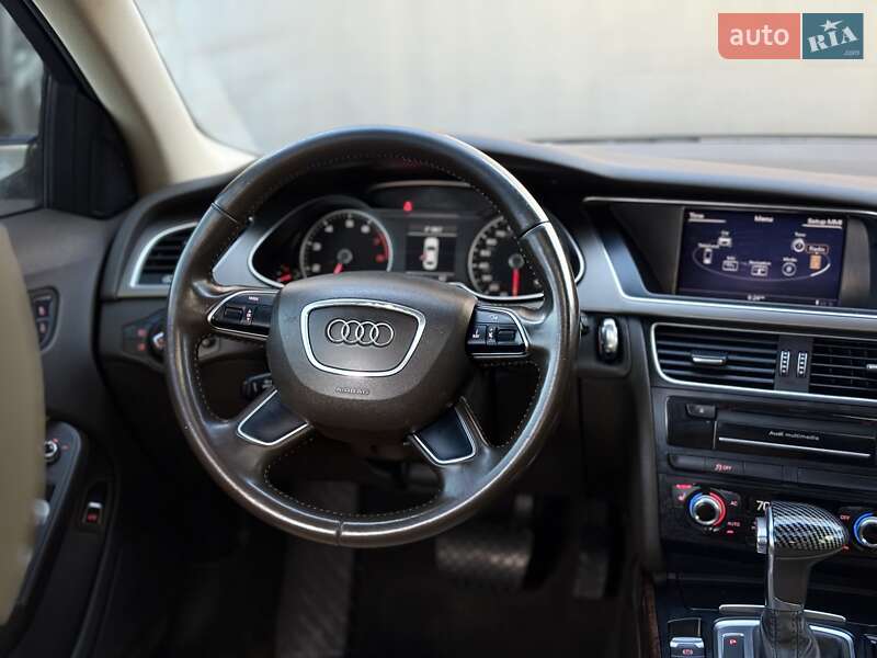 Седан Audi A4 2014 в Львові