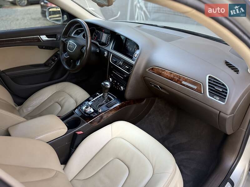 Седан Audi A4 2014 в Львові