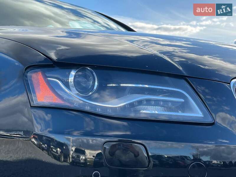 Седан Audi A4 2010 в Львове