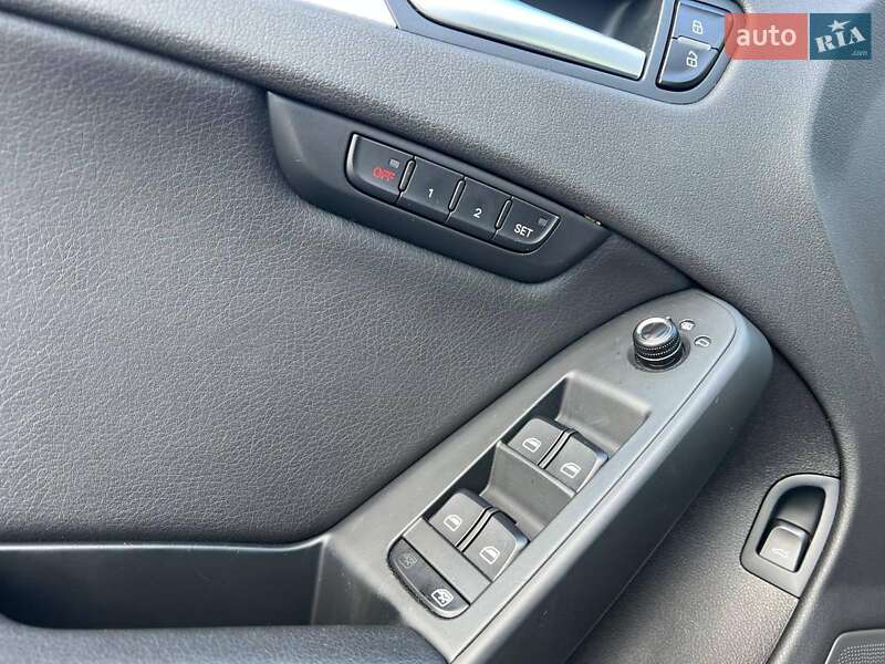 Седан Audi A4 2010 в Львове