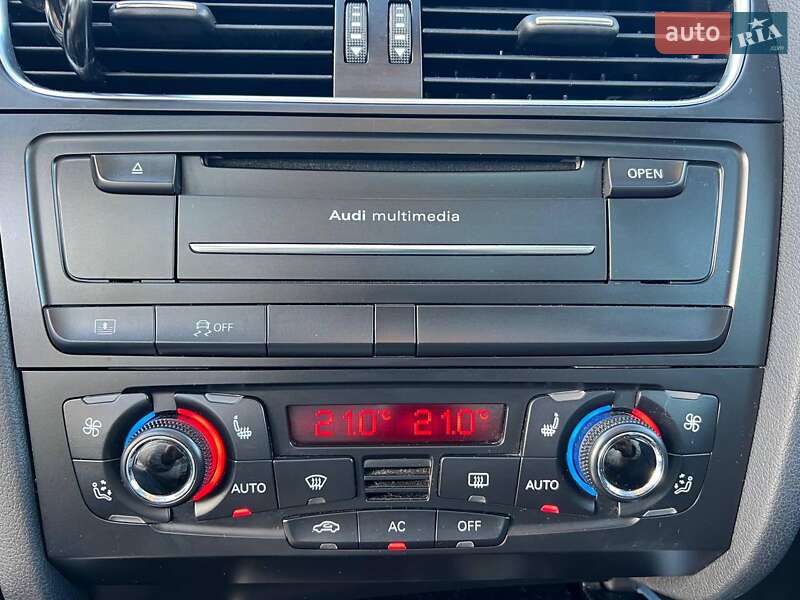 Седан Audi A4 2010 в Львове