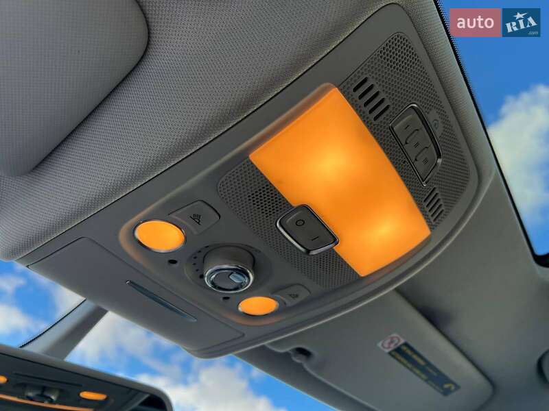 Седан Audi A4 2010 в Львове