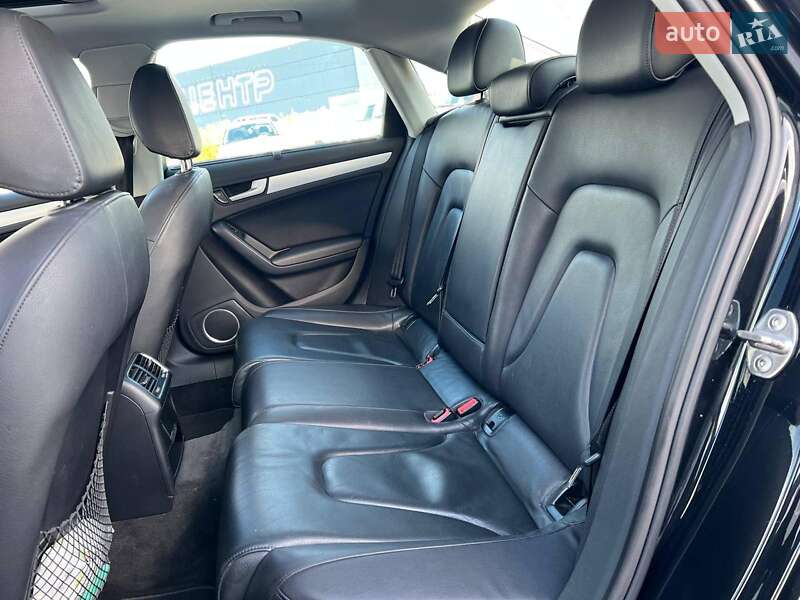 Седан Audi A4 2010 в Львове