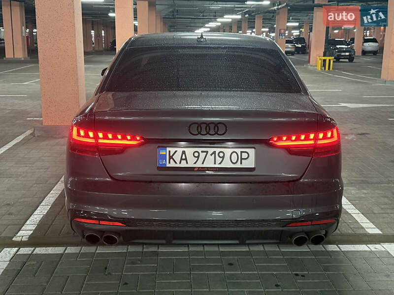 Седан Audi A4 2020 в Києві
