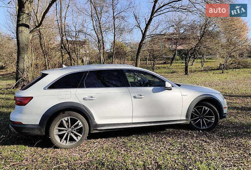Универсал Audi A4 2017 в Киеве