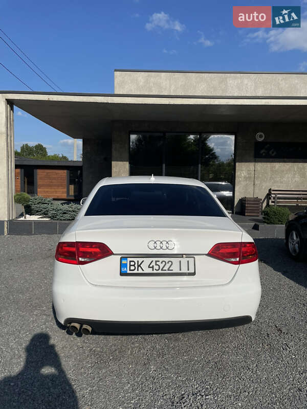 Седан Audi A4 2009 в Дубно