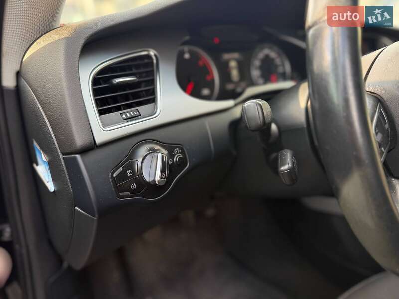 Седан Audi A4 2012 в Львові