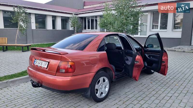 Седан Audi A4 1996 в Луцке