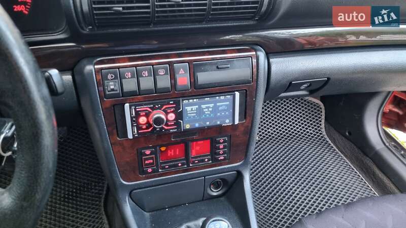 Седан Audi A4 1996 в Луцке