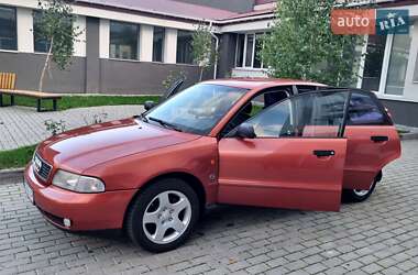 Седан Audi A4 1996 в 