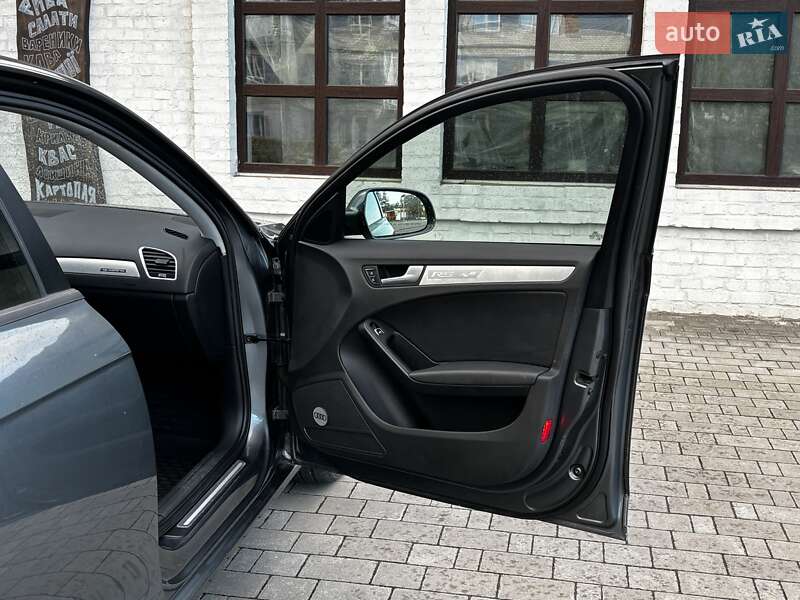 Седан Audi A4 2013 в Красилові