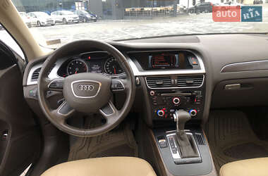 Седан Audi A4 2015 в 