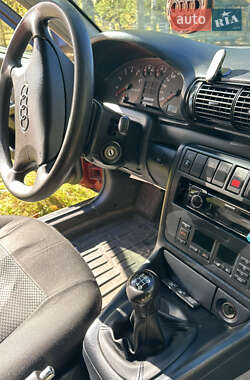 Седан Audi A4 1995 в  фото 14 Седан Audi A4 1995 в