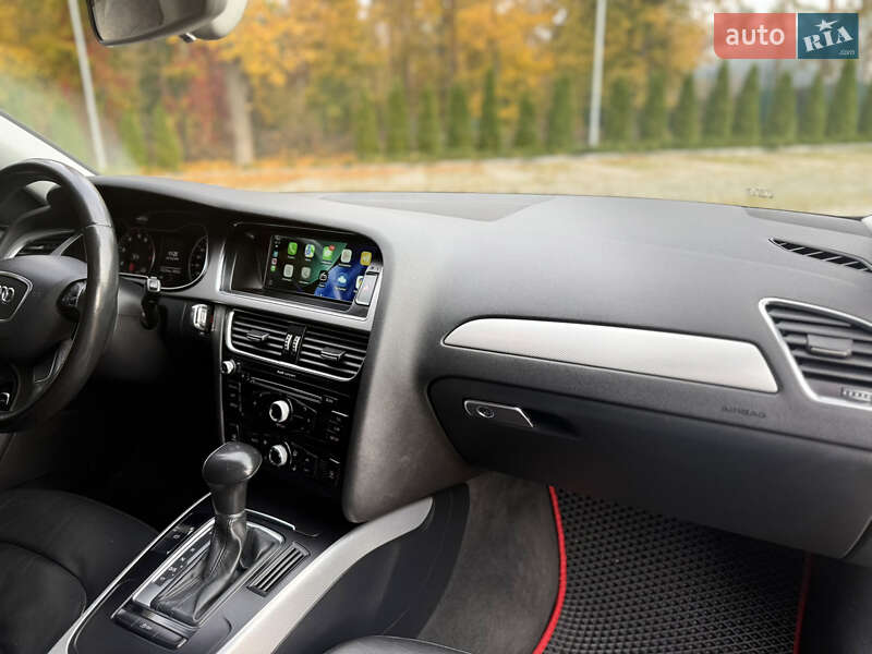 Седан Audi A4 2012 в Харькове
