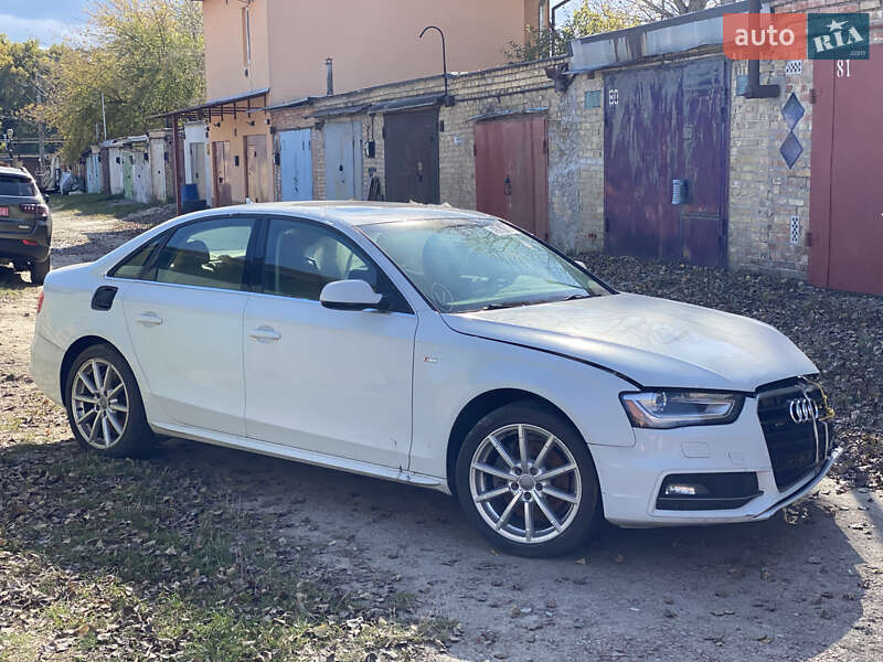 Седан Audi A4 2015 в Киеве