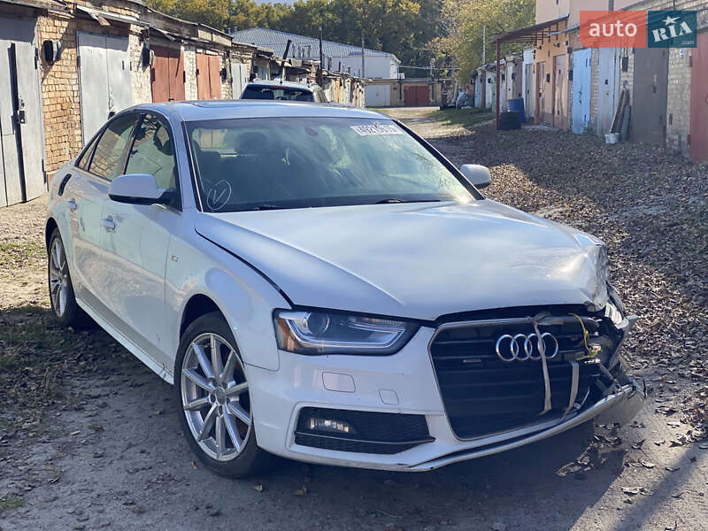 Седан Audi A4 2015 в Киеве