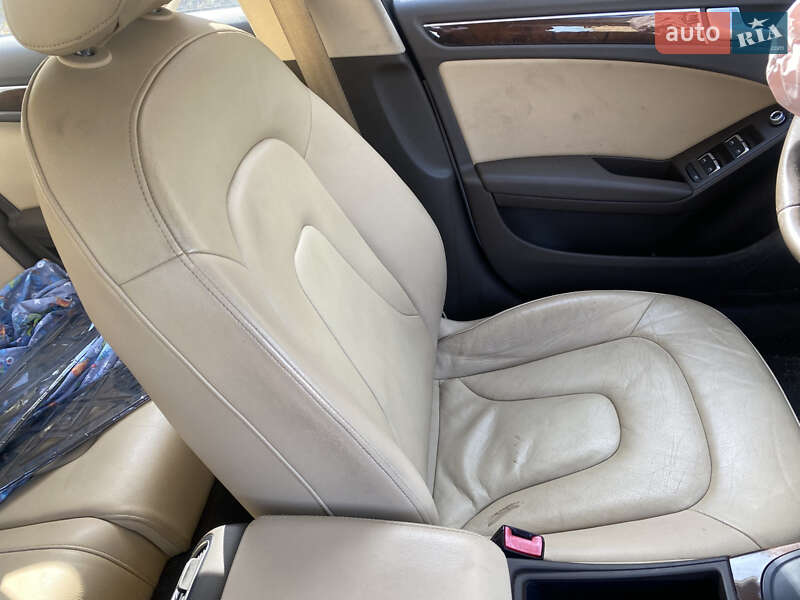 Седан Audi A4 2015 в Киеве