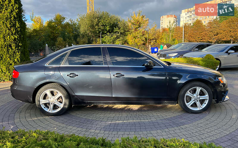 Седан Audi A4 2012 в Львове