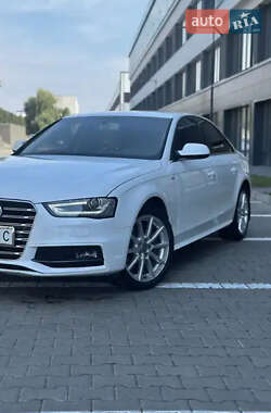 Седан Audi A4 2015 в 