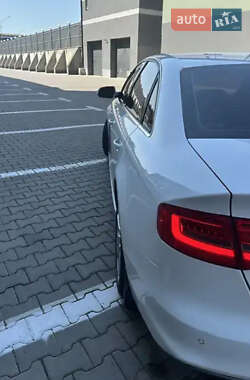 Седан Audi A4 2015 в 